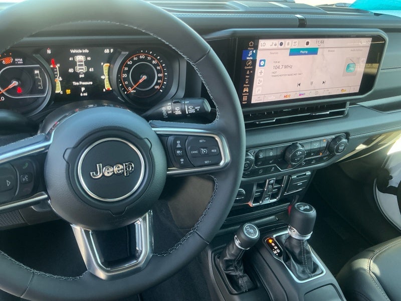 2027 Jeep Wrangler WRANGLER 4-DOOR SAHARA