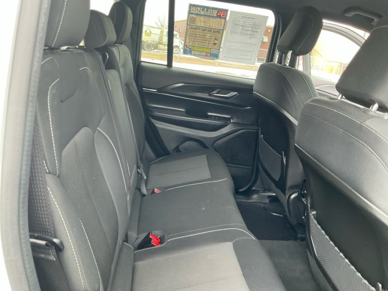 2024 Jeep Grand Cherokee Laredo 4x4