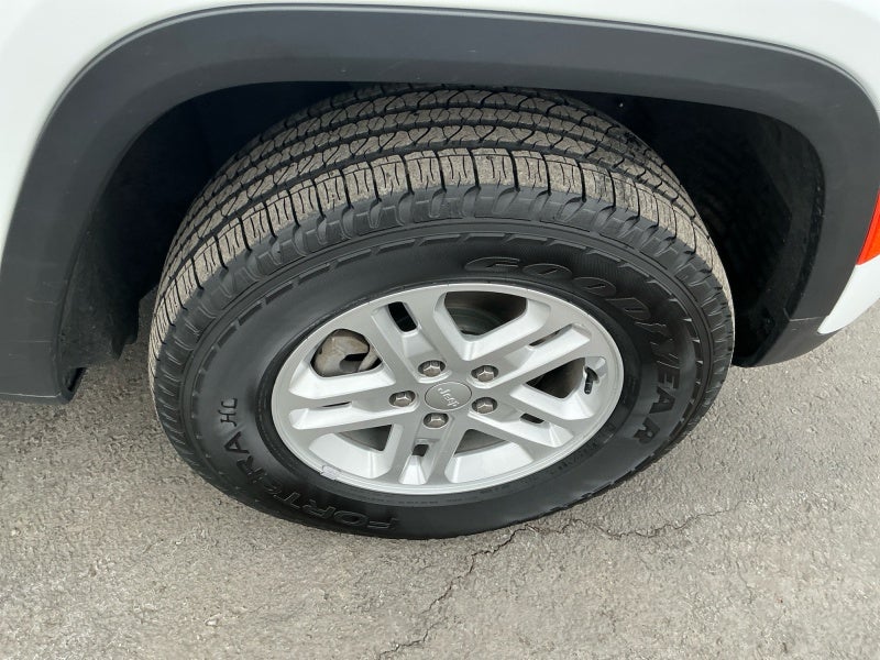 2024 Jeep Grand Cherokee Laredo 4x4