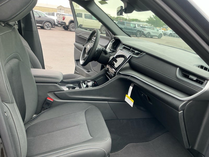 2026 Jeep Grand Cherokee GRAND CHEROKEE LAREDO 4X4