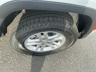 2024 Jeep Grand Cherokee Laredo 4x4