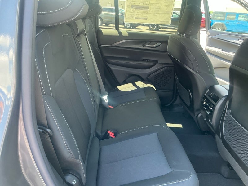 2026 Jeep Grand Cherokee GRAND CHEROKEE LAREDO 4X4