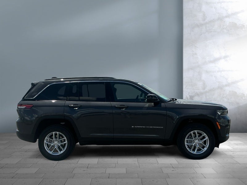 2026 Jeep Grand Cherokee GRAND CHEROKEE LAREDO 4X4