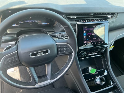 2026 Jeep Grand Cherokee GRAND CHEROKEE LAREDO X 4X4