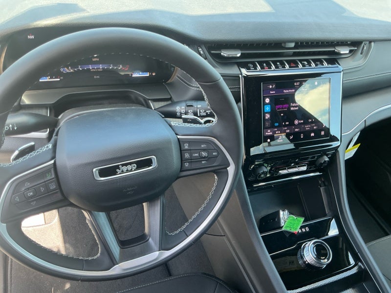 2026 Jeep Grand Cherokee GRAND CHEROKEE LAREDO X 4X4