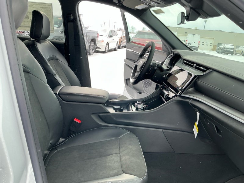 2026 Jeep Grand Cherokee GRAND CHEROKEE ALTITUDE 4X4