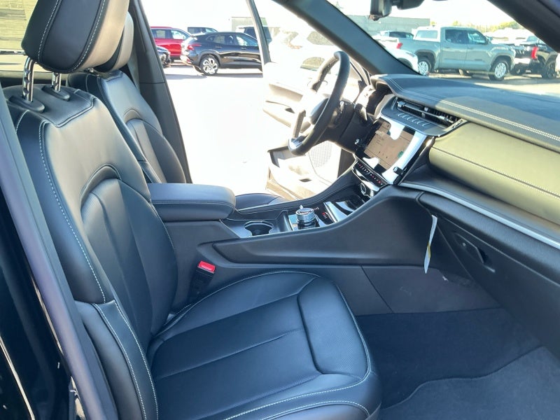 2027 Jeep Grand Cherokee GRAND CHEROKEE LIMITED 4X4