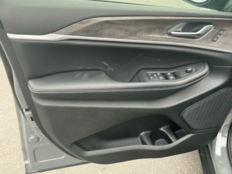 2027 Jeep Grand Cherokee GRAND CHEROKEE LIMITED 4X4