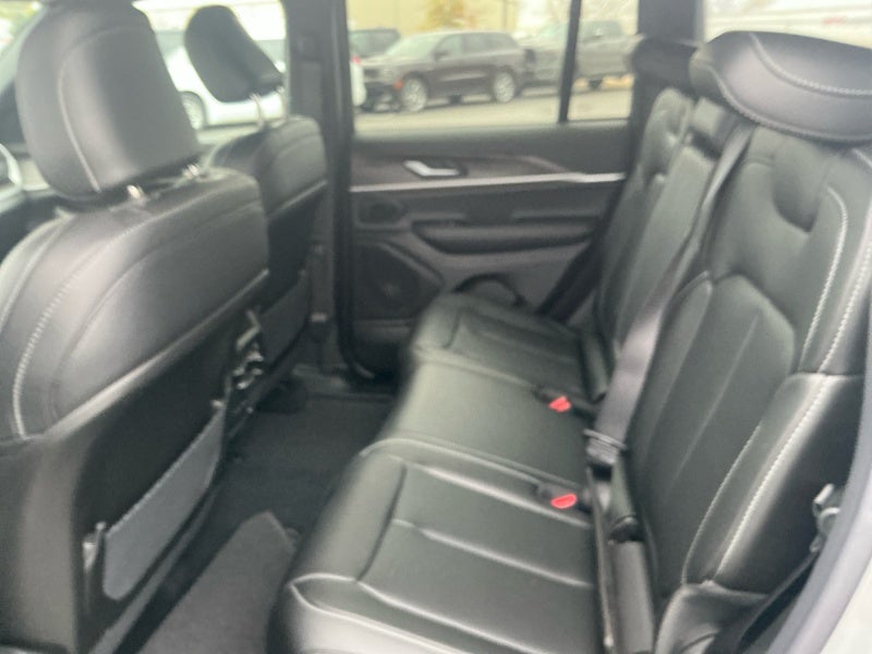 2027 Jeep Grand Cherokee GRAND CHEROKEE LIMITED 4X4
