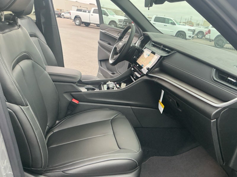 2027 Jeep Grand Cherokee GRAND CHEROKEE LIMITED 4X4