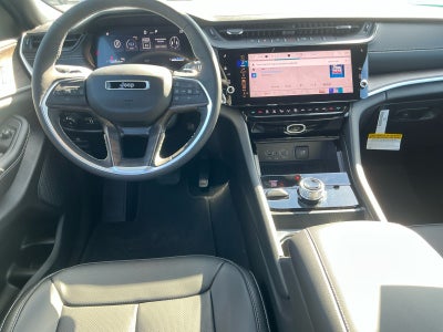 2027 Jeep Grand Cherokee GRAND CHEROKEE LIMITED 4X4