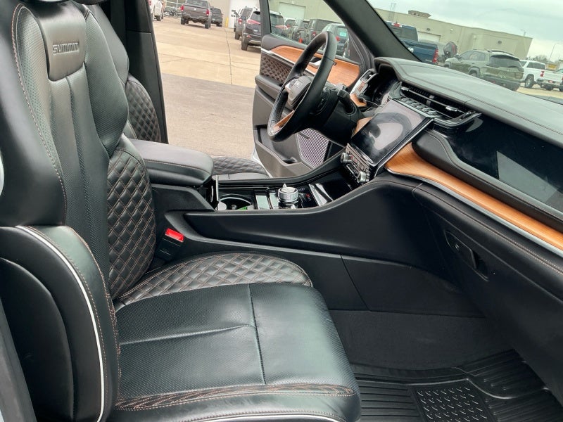 2025 Jeep Grand Cherokee Summit Reserve