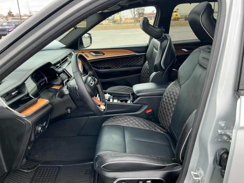 2025 Jeep Grand Cherokee Summit Reserve