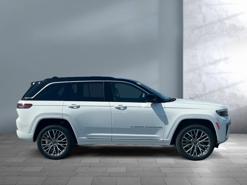 2026 Jeep Grand Cherokee GRAND CHEROKEE SUMMIT 4X4