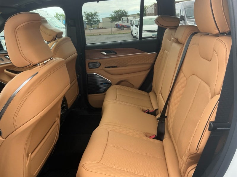 2026 Jeep Grand Cherokee GRAND CHEROKEE SUMMIT 4X4