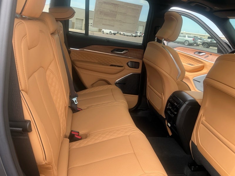 2026 Jeep Grand Cherokee GRAND CHEROKEE SUMMIT 4X4