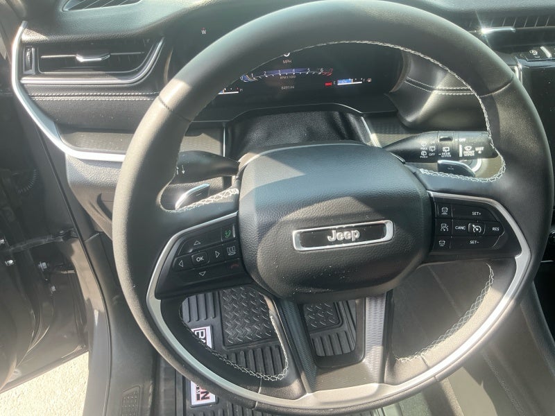 2025 Jeep Grand Cherokee L Laredo X 4x4