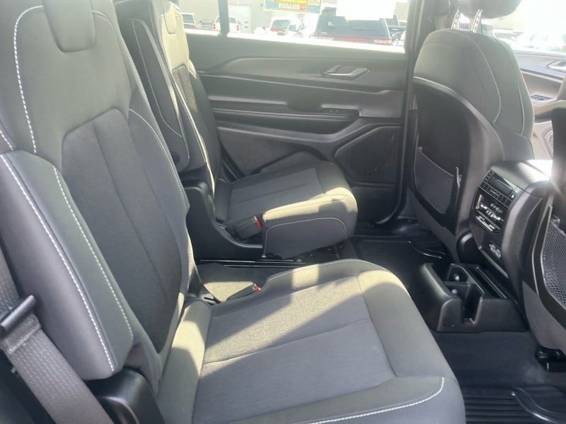 2025 Jeep Grand Cherokee L Laredo X 4x4