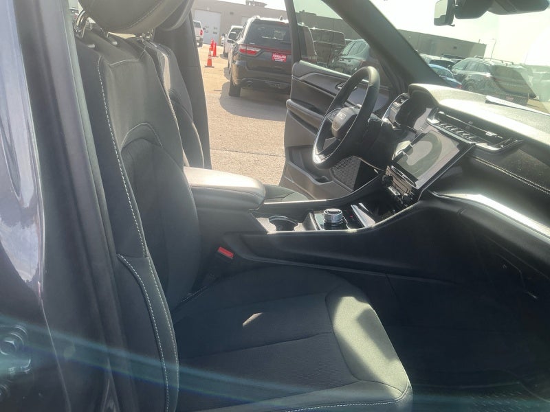 2025 Jeep Grand Cherokee L Laredo X 4x4