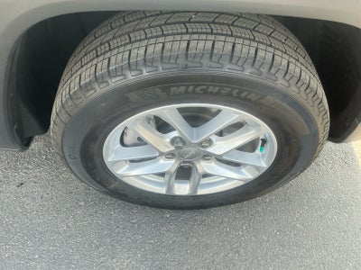 2025 Jeep Grand Cherokee L Laredo X 4x4