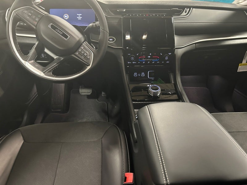 2025 Jeep Grand Cherokee GRAND CHEROKEE L ALTITUDE 4X4