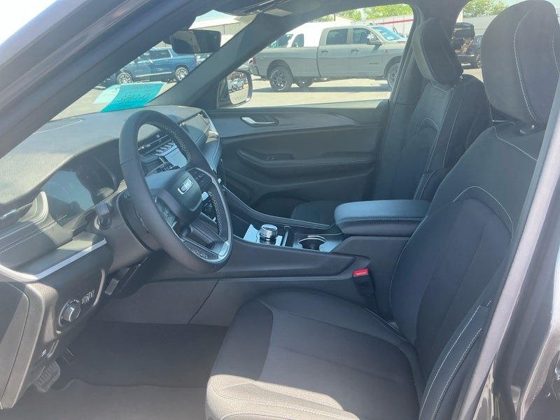 2026 Jeep Grand Cherokee GRAND CHEROKEE L LAREDO X 4X4