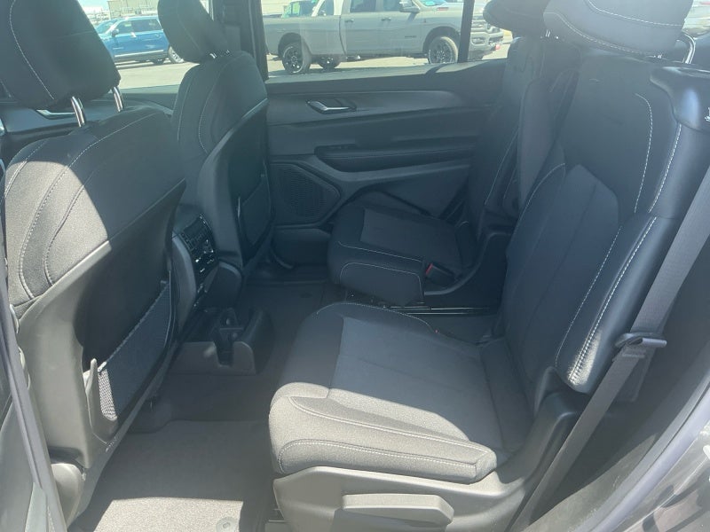 2026 Jeep Grand Cherokee GRAND CHEROKEE L LAREDO X 4X4