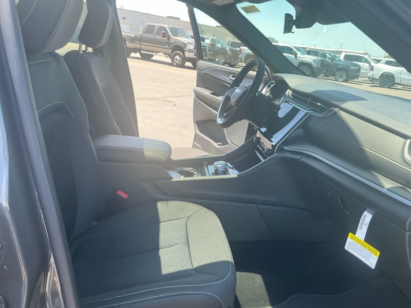2026 Jeep Grand Cherokee GRAND CHEROKEE L LAREDO X 4X4