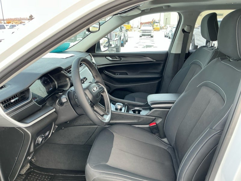 2024 Jeep Grand Cherokee L Laredo X 4x4