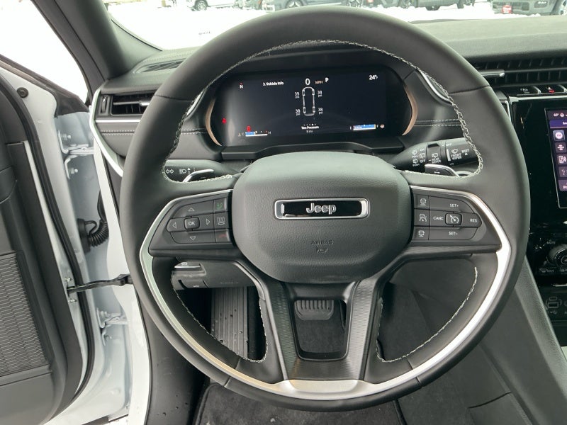 2025 Jeep Grand Cherokee GRAND CHEROKEE L ALTITUDE 4X4