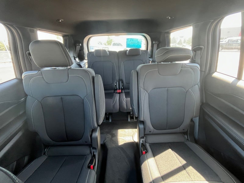 2026 Jeep Grand Cherokee GRAND CHEROKEE L LAREDO X 4X4