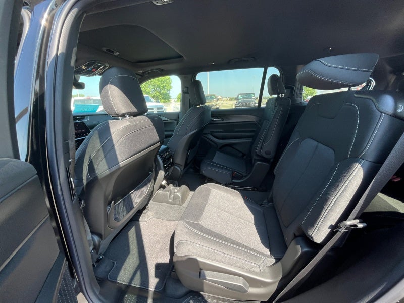 2026 Jeep Grand Cherokee GRAND CHEROKEE L LAREDO X 4X4