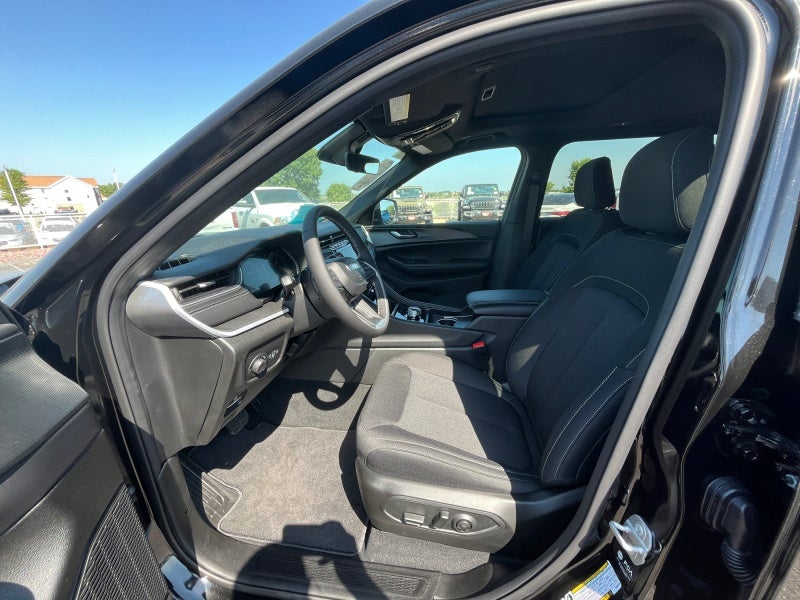 2026 Jeep Grand Cherokee GRAND CHEROKEE L LAREDO X 4X4