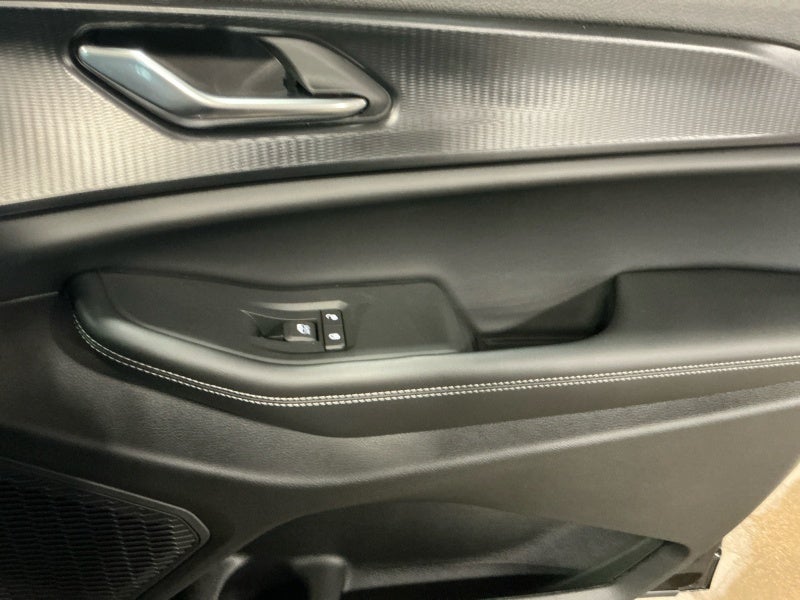 2025 Jeep Grand Cherokee GRAND CHEROKEE L LAREDO X 4X4