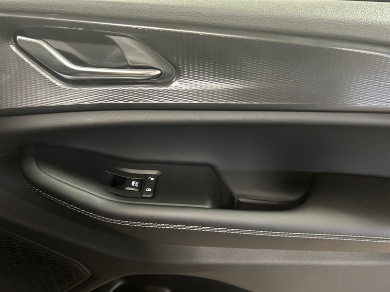 2025 Jeep Grand Cherokee GRAND CHEROKEE L ALTITUDE 4X4