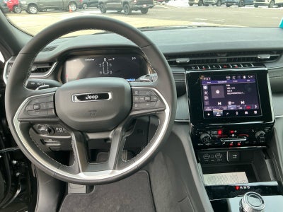2025 Jeep Grand Cherokee GRAND CHEROKEE L ALTITUDE 4X4