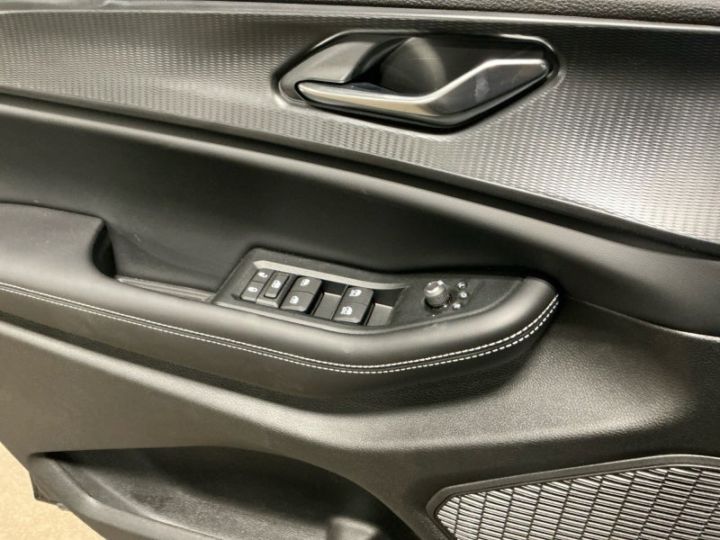 2025 Jeep Grand Cherokee GRAND CHEROKEE L ALTITUDE 4X4