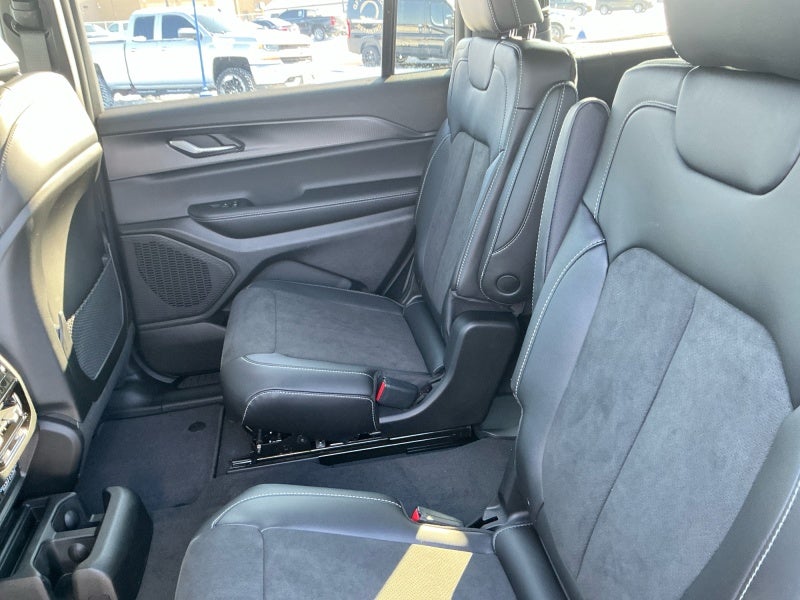 2025 Jeep Grand Cherokee GRAND CHEROKEE L ALTITUDE 4X4