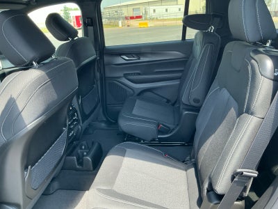 2026 Jeep Grand Cherokee GRAND CHEROKEE L LAREDO X 4X4