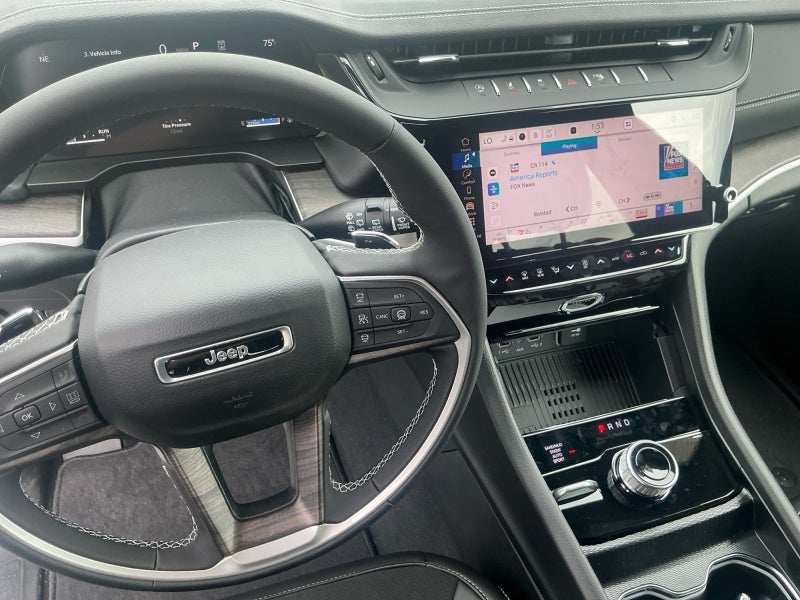 2027 Jeep Grand Cherokee GRAND CHEROKEE L LAREDO ALTITUDE 4X4