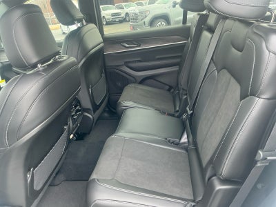 2027 Jeep Grand Cherokee GRAND CHEROKEE L LAREDO ALTITUDE 4X4