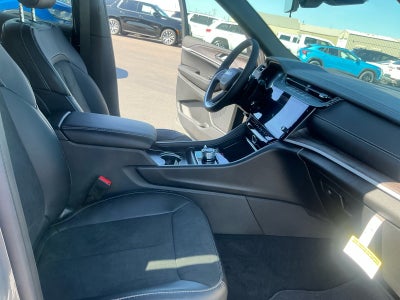 2027 Jeep Grand Cherokee GRAND CHEROKEE L LAREDO ALTITUDE 4X4