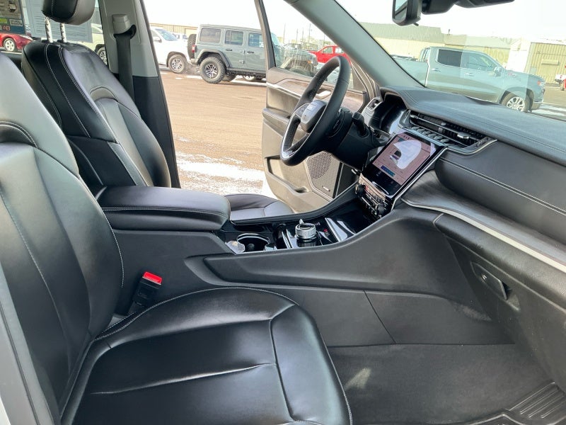 2023 Jeep Grand Cherokee L Limited 4x4