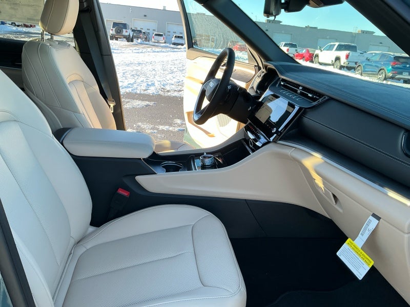 2026 Jeep Grand Cherokee GRAND CHEROKEE L LIMITED 4X4