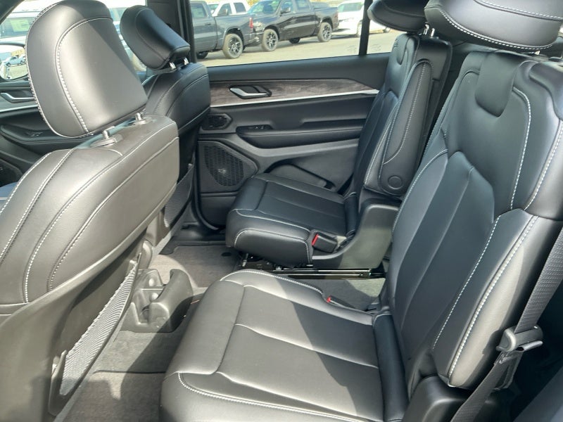 2027 Jeep Grand Cherokee GRAND CHEROKEE L LIMITED 4X4