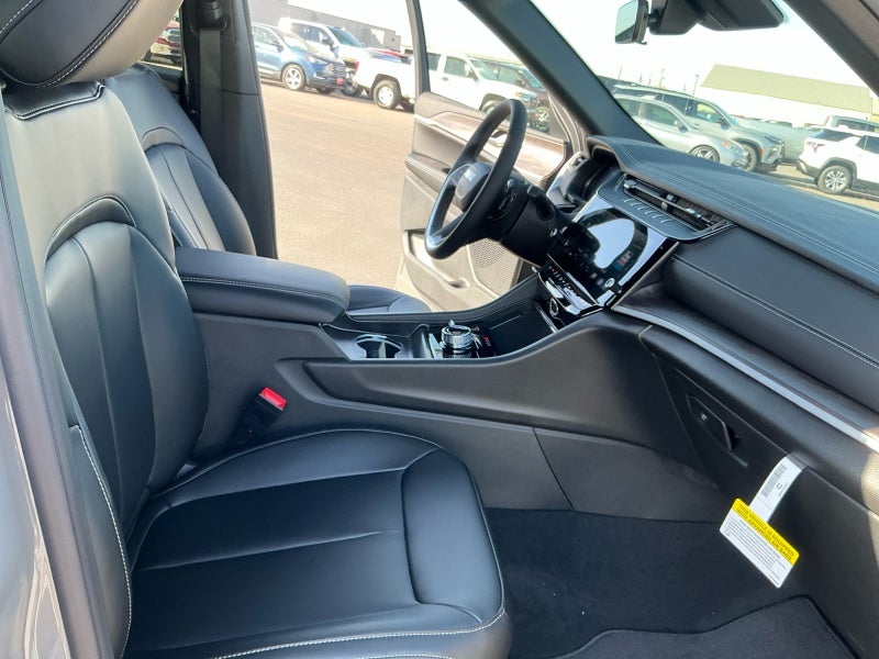 2027 Jeep Grand Cherokee GRAND CHEROKEE L LIMITED 4X4