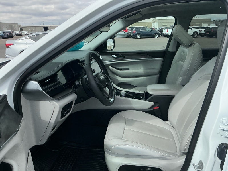 2023 Jeep Grand Cherokee L Overland 4x4