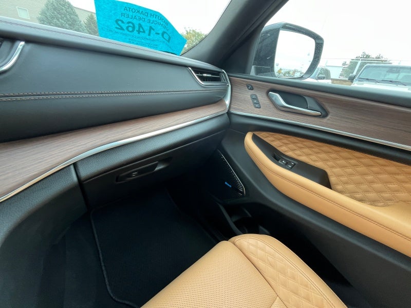 2025 Jeep Grand Cherokee L Summit 4x4