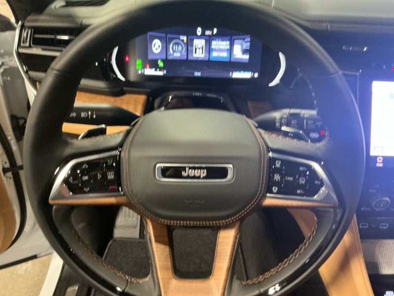 2025 Jeep Grand Cherokee GRAND CHEROKEE L SUMMIT RESERVE 4X4