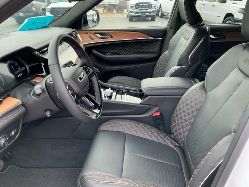 2026 Jeep Grand Cherokee GRAND CHEROKEE L SUMMIT 4X4